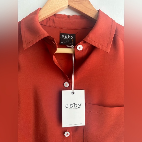 NWT Esby Apparel Julie Tomato Washed Silk Button Down - Picture 6 of 9